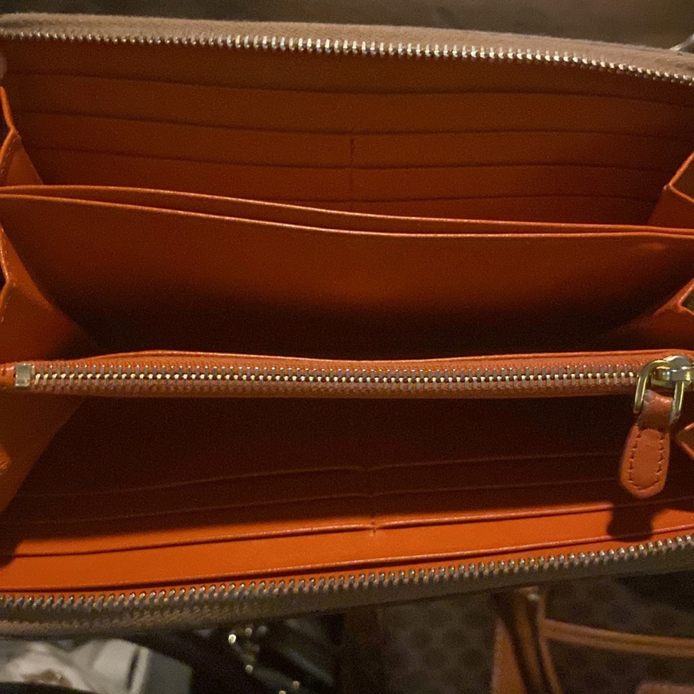 Prada Wallet - Picture 2 of 4